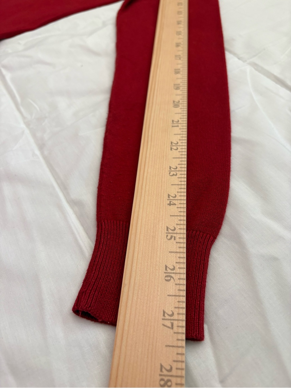 Classic Women's Red Button-Up Cardigan Sweater - H&M Size M. - Picture 9 of 9